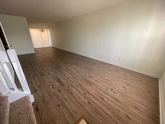5th image of 335 Malamute Ln