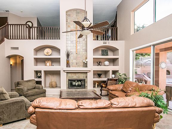 4th image of 766 E Mountain Sage Dr