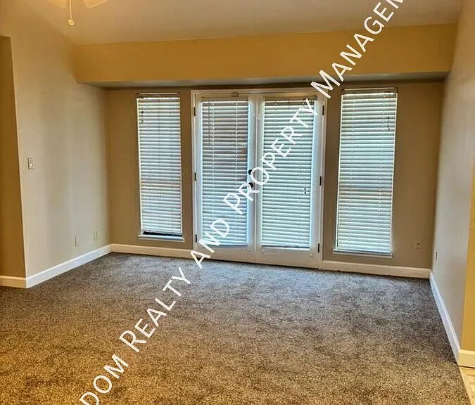 9117 Hoxie Ct — Photo 8