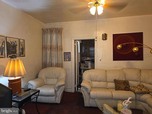 5th image of 122 N Wilton St