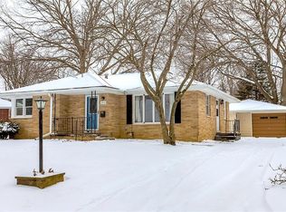 2900 Don Lee Ct, Des Moines, IA 50317