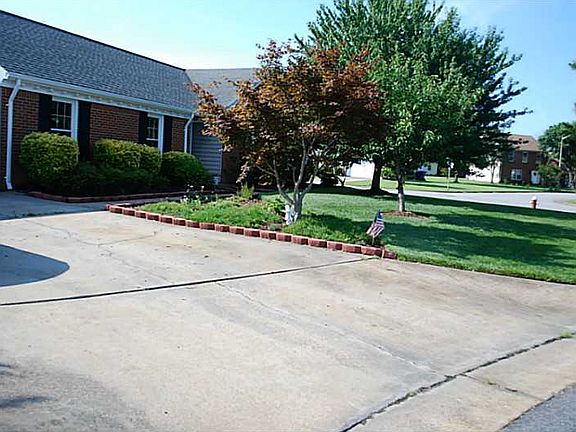 4th image of 1833 Elkins Cir