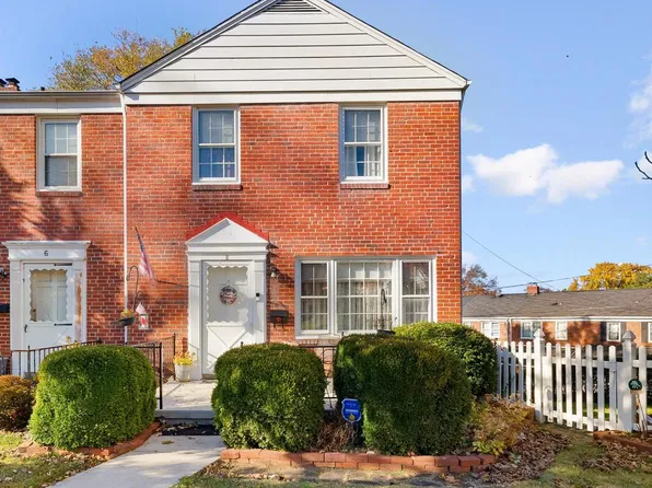 8 Winthrop Ct, Towson, MD 21204