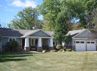 8550 Lewis Rd, Olmsted Falls, OH 44138