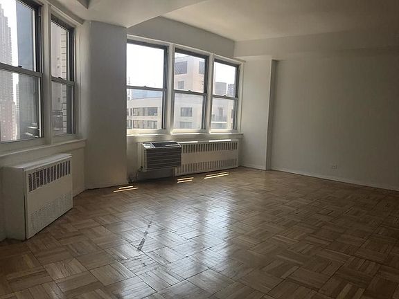 4th image of 155 E 38th St APT 17F