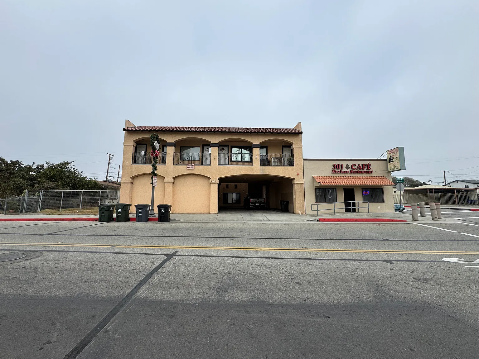 307 W Santa Fe Ave — Photo 2