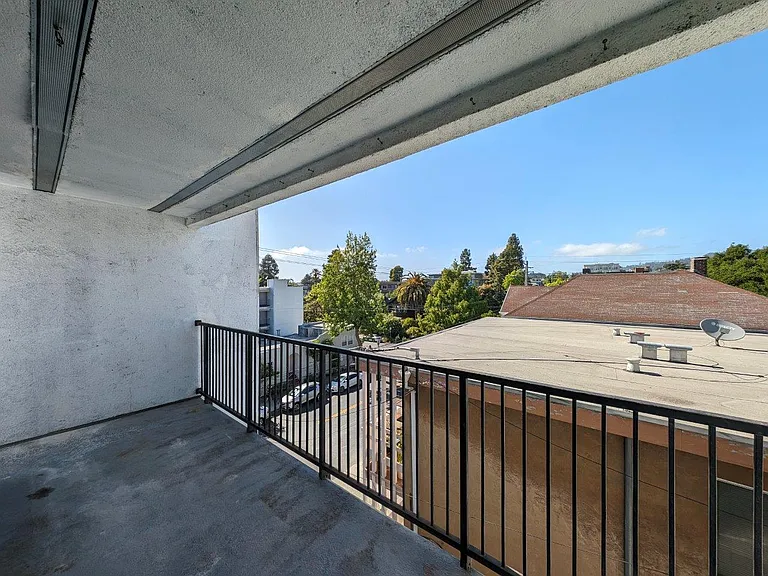 2607 Ellsworth Street — Photo 29