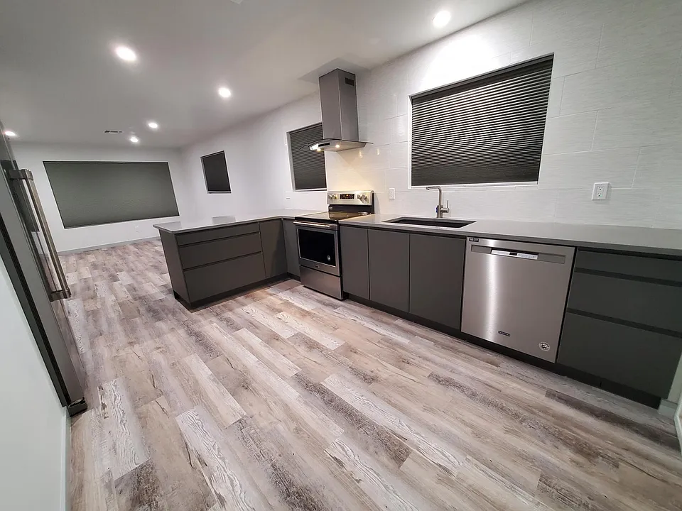 410 Hummingbird Dr #3