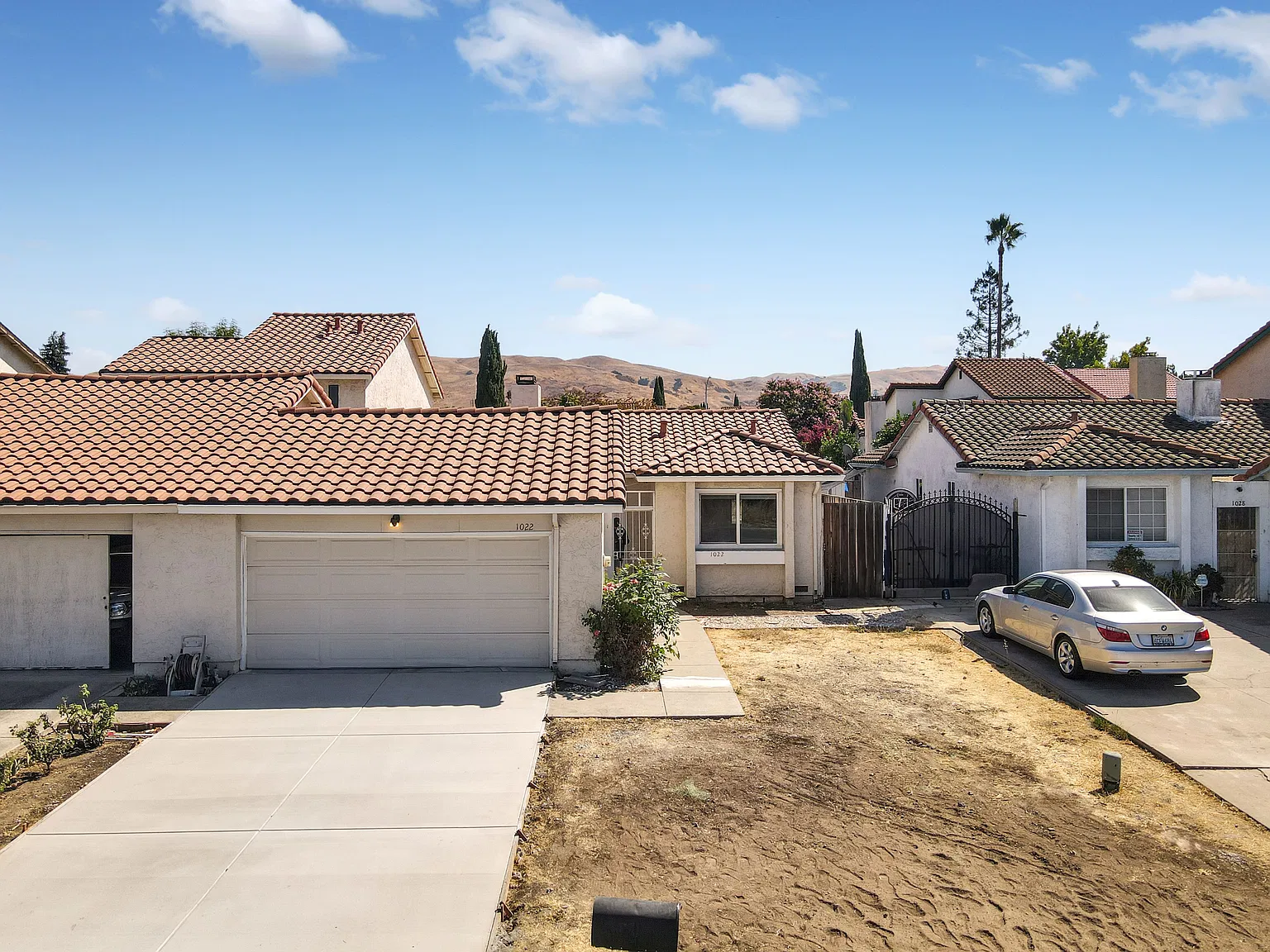 2 bed, 2.0 bath, 1271 sqft, $3,750 — Photo 1
