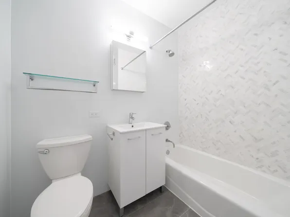 140 Riverside Boulevard image 10 of 28