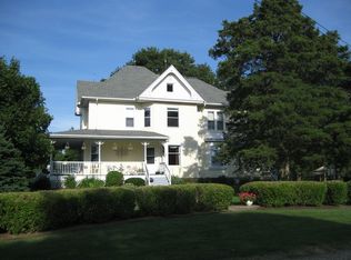 233 Palmyra Rd, Dixon, IL 61021