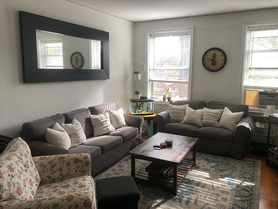 1st image of 314 Larchmont Acre #4B