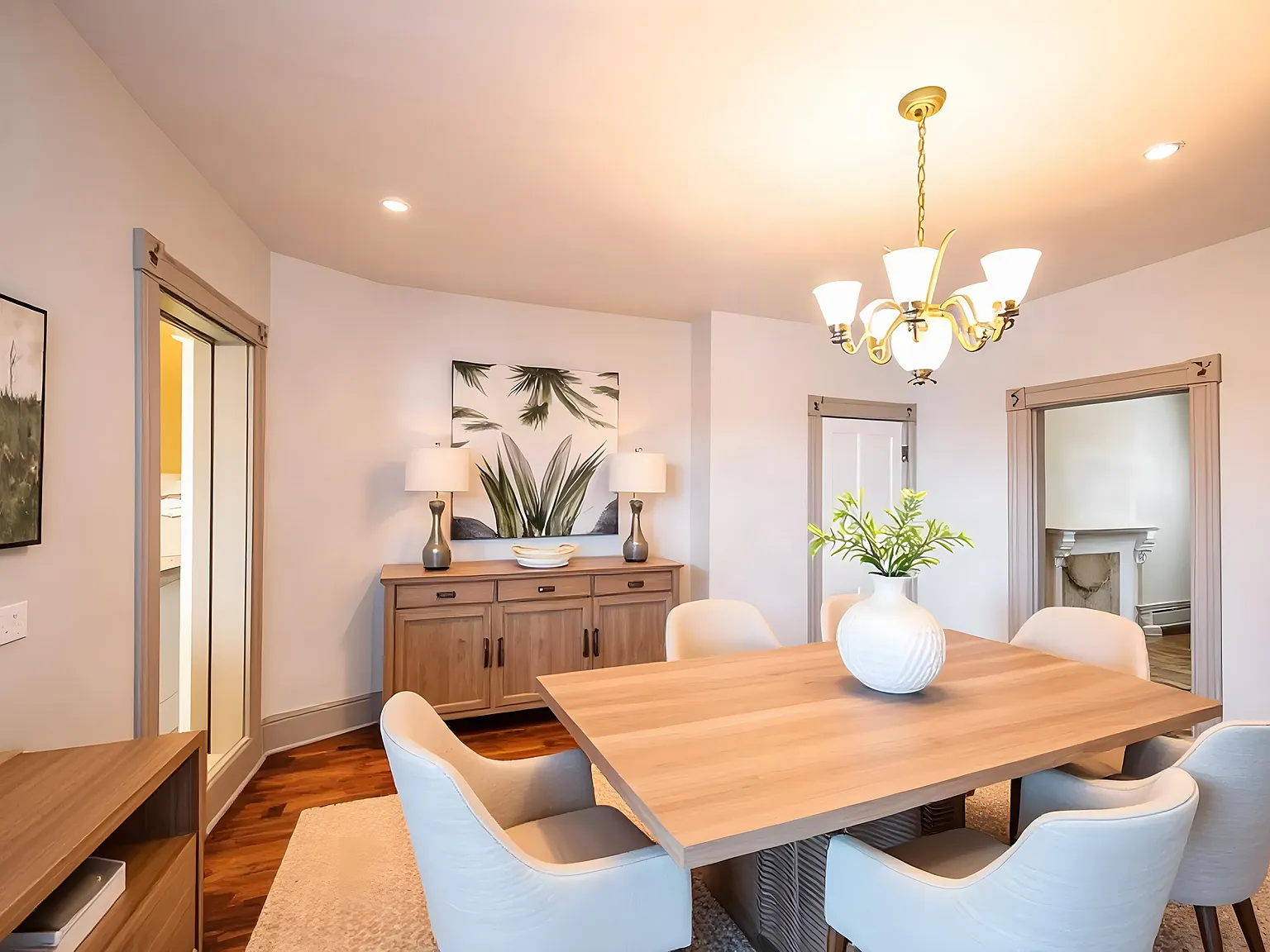 3 bed, 2.5 bath, 3825 sqft, $1,650 — Photo 4