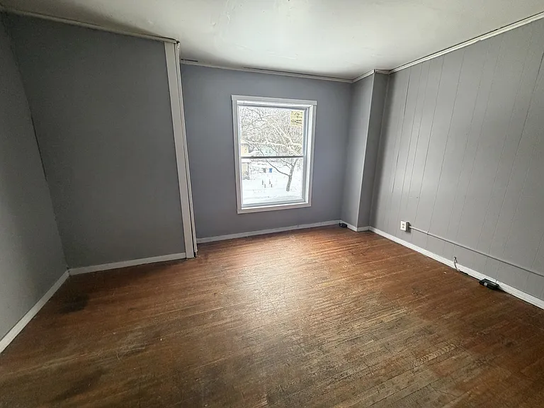 195 Parsells Ave — Photo 8