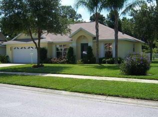 970 Vindale Rd, Tavares, FL 32778