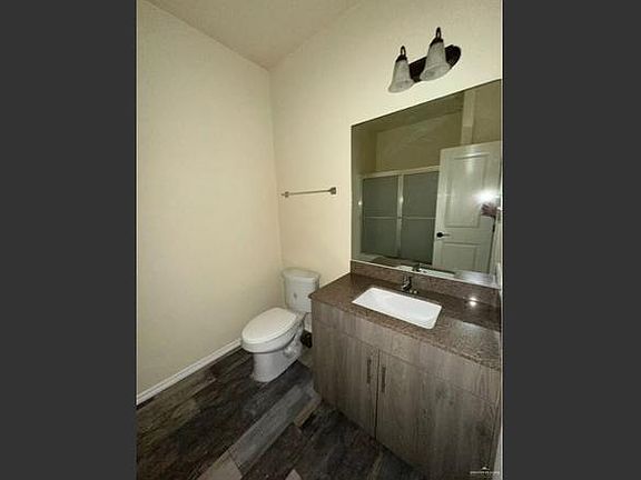 2nd image of 419 Teague Ave APT 2