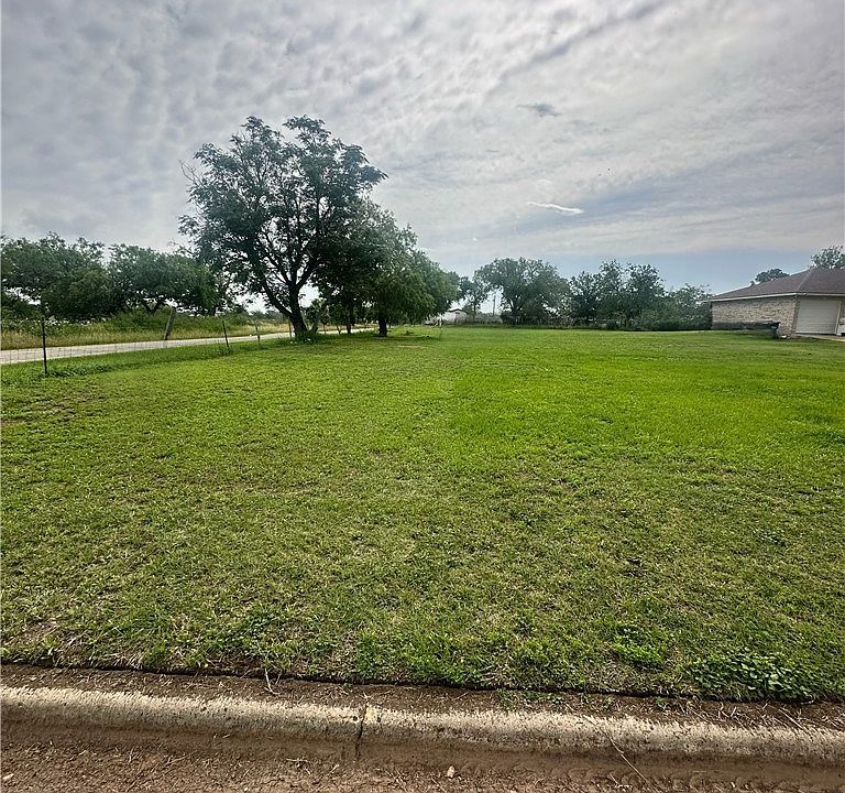 2nd image of Fischer St #1