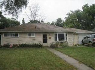 514 Adams St, Elgin, IL 60123