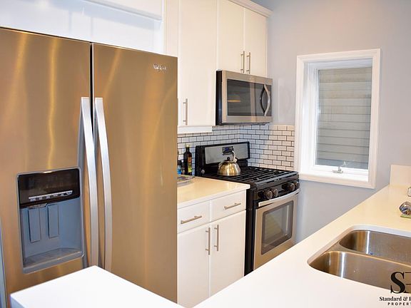 2nd image of 2500 N Greenview Ave #2