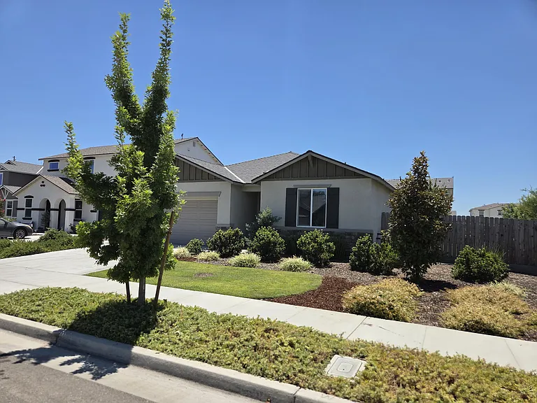 3611 E Harter Ct — Photo 3