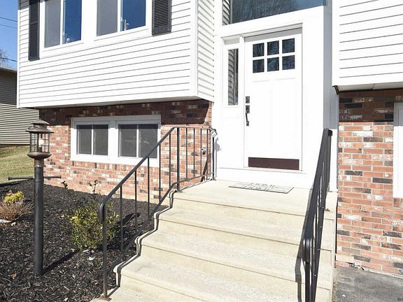 2nd image of 16 Thornberry Dr