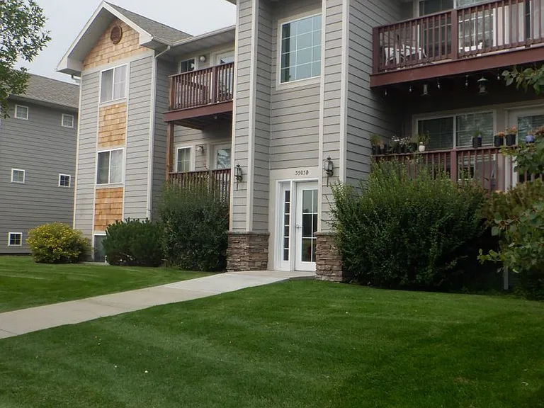 3505 Fallon St #B-24 — Photo 3