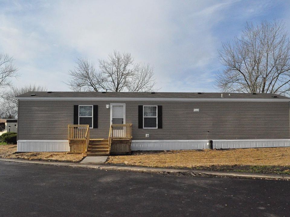 1st image of 818 Belle Aire St #18