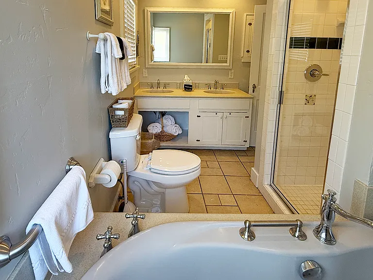 211 N University Blvd — Photo 10