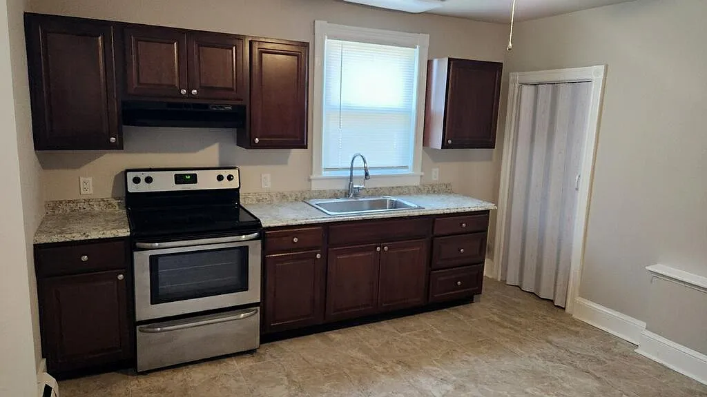 73 N Franklin St — Photo 1