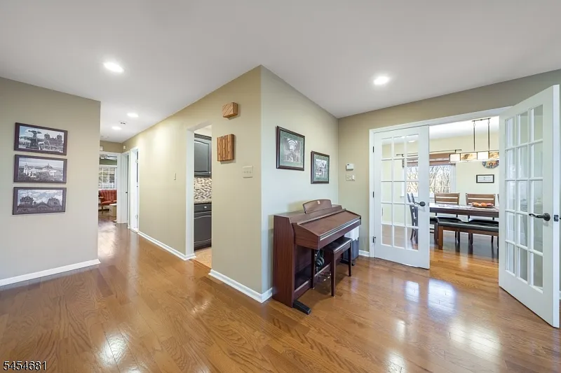 2 bed, 2.0 bath, $3,400 — Photo 2