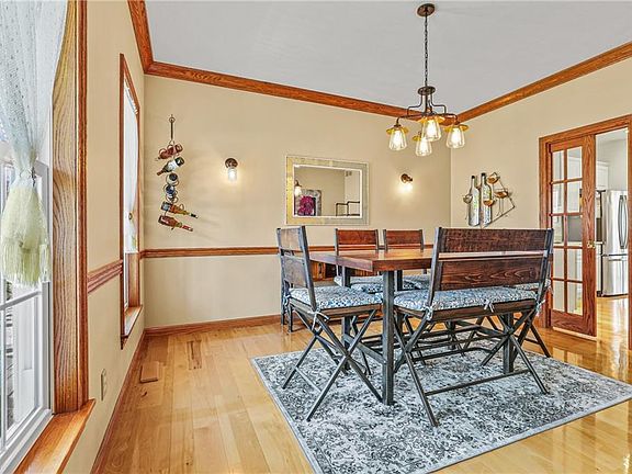 5th image of 8418 Seaton Pl