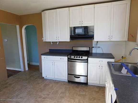 3rd image of 308 Keats Ave