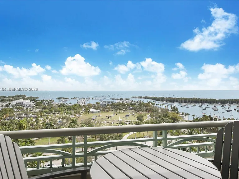3400 SW 27th Ave #1003 — Photo 9