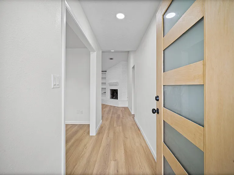10935 Silkwood Dr — Photo 3