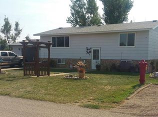 624 Zabolotny Dr, Killdeer, ND 58640