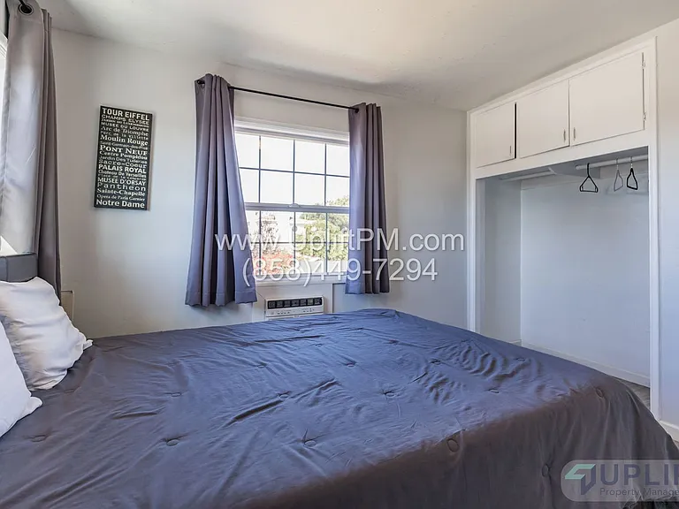 4833 Castle Ave — Photo 15