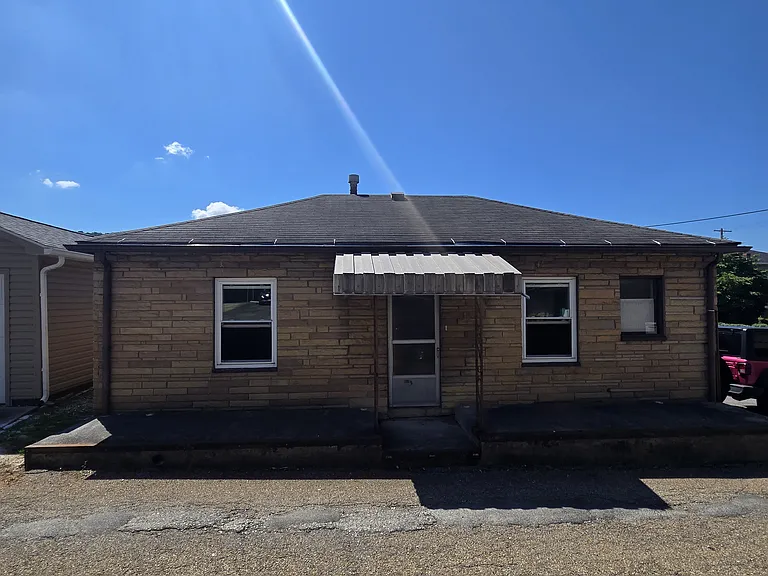 Rear — Photo 1