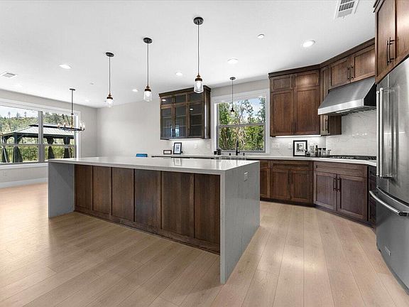 5th image of 16520 Blarney Ln