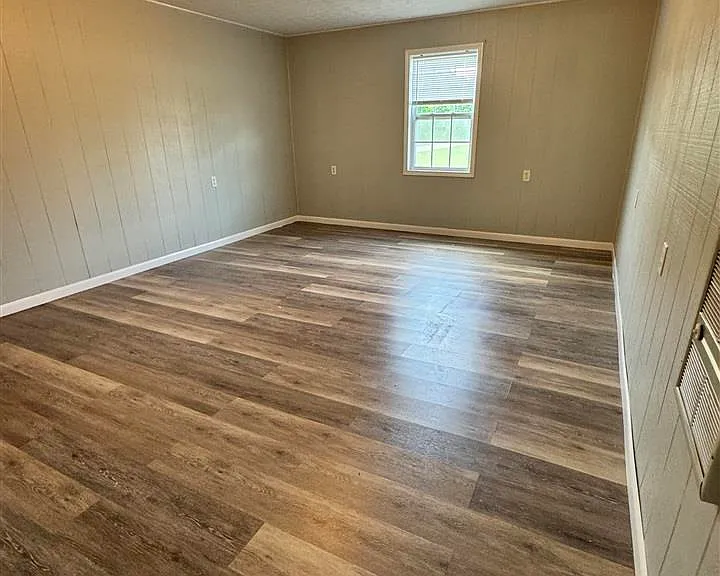 8982 N Dixie Hwy — Photo 7