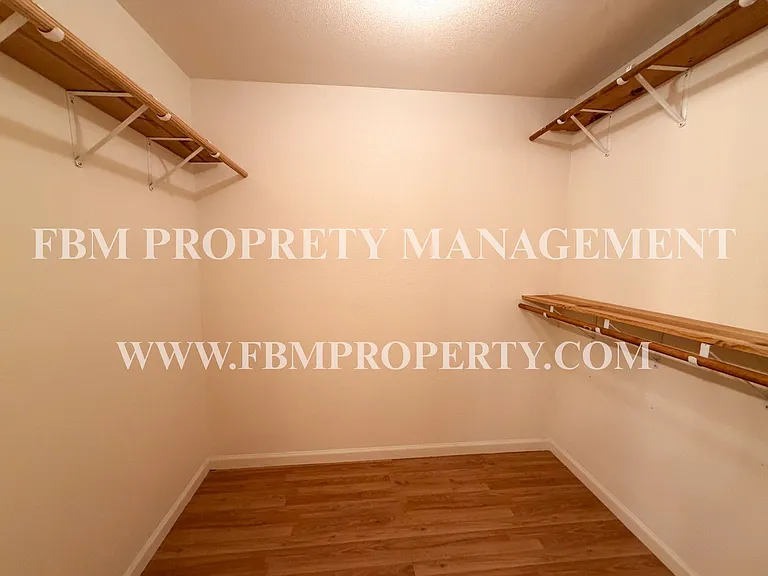 1005 S Carlton St — Photo 13