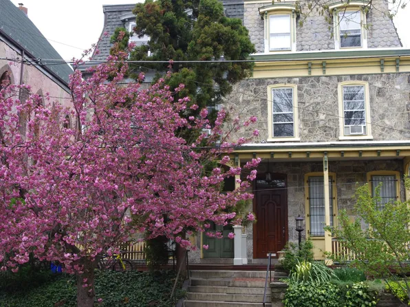 3719 Baring St, Philadelphia, PA 19104