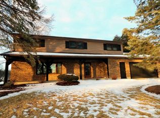 2422 Aspen Dr, Johnsburg, IL 60051