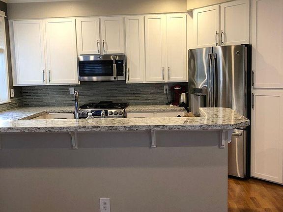5th image of 12208 NE 24th St #210