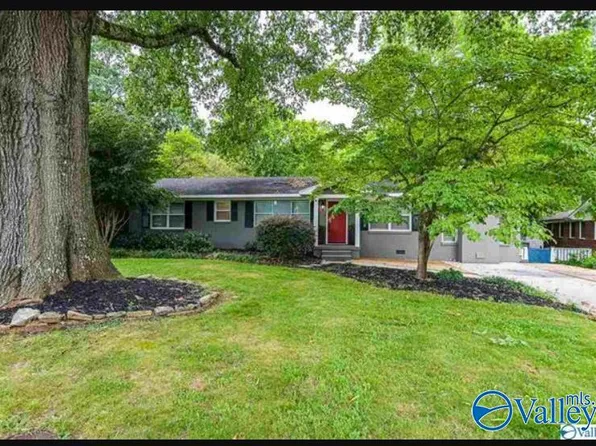 1805 Crestview Dr SE, Decatur, AL 35601