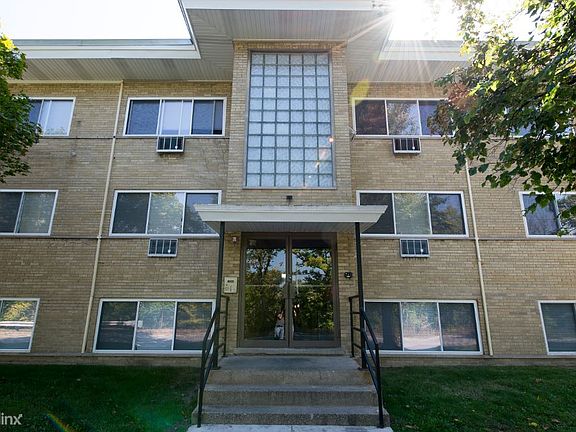 1400 Bataan Dr Apartments Chicago Exterior_3