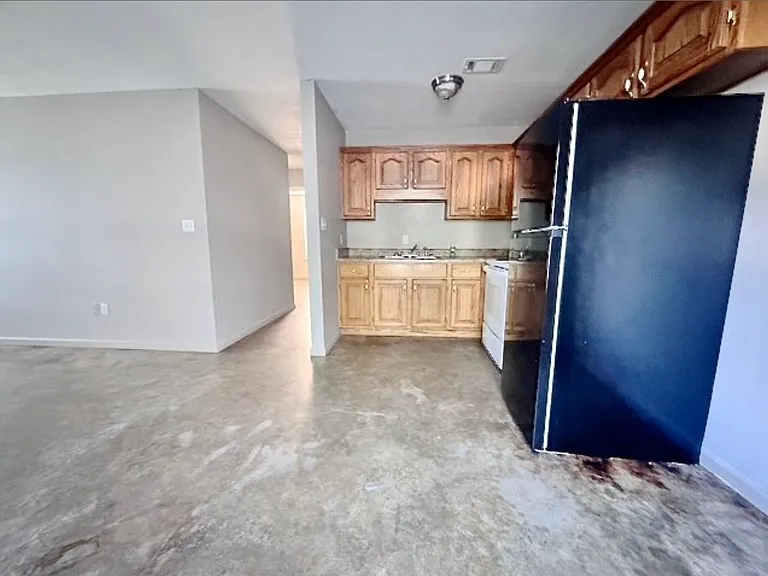 1326 W Huntington Ave #B — Photo 9