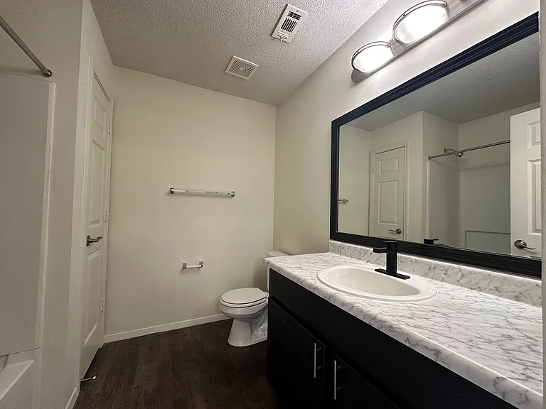 Hamilton at Turman Farms Apartments — Photo 29