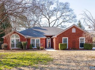 146 Manor House Dr, Huntsville, AL 35811