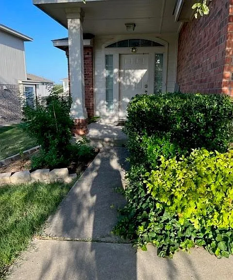 14921 Lipton Ln — Photo 2
