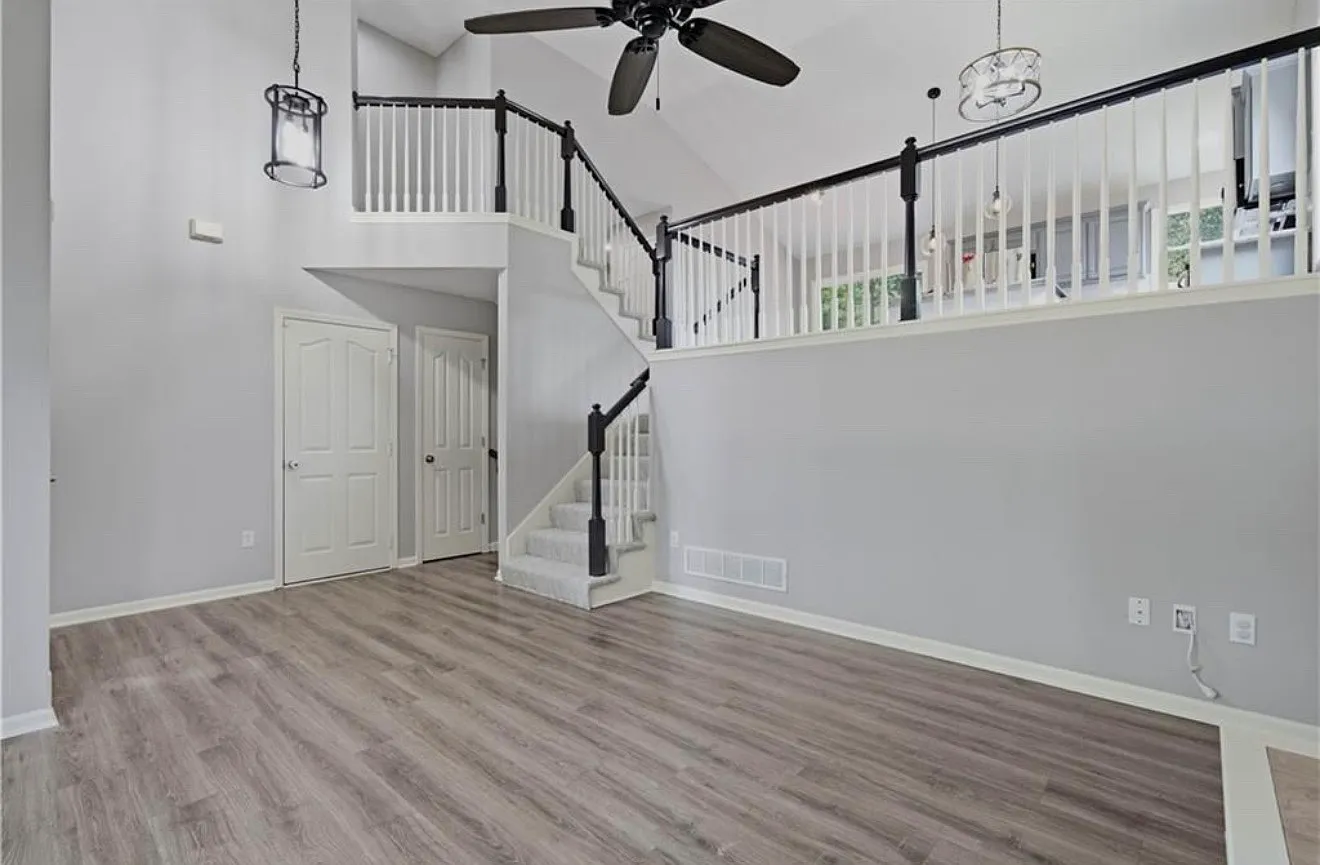 4 bed, 2133 sqft, $2,950 — Photo 4